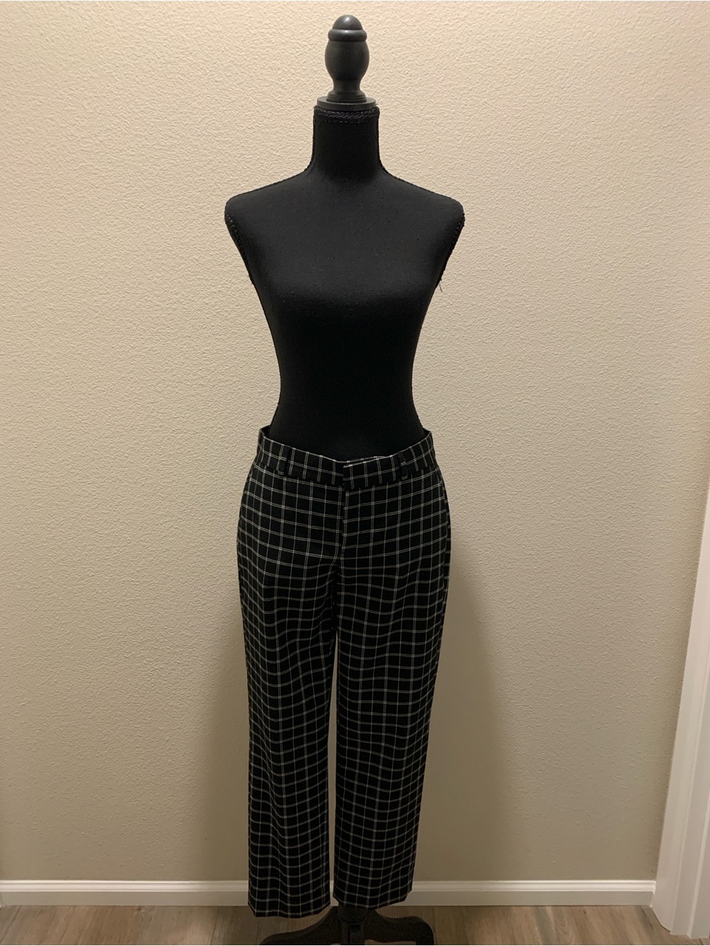 Banana Republic Avery Black Windowpane Straight-Leg Pants (Size 2)